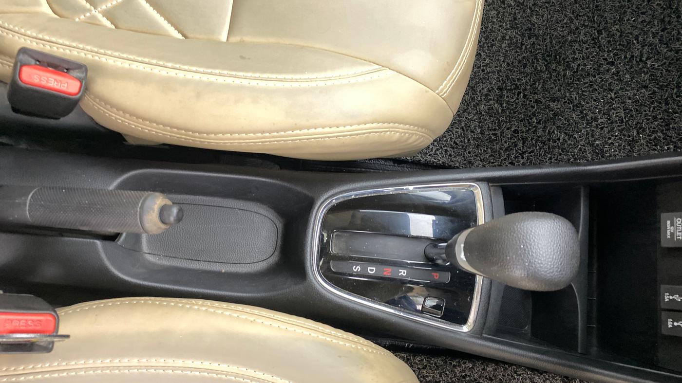 2022 Honda Amaze 1.2L I-VTEC VX CVT, Petrol, Automatic, 55,148 km, Gear Lever