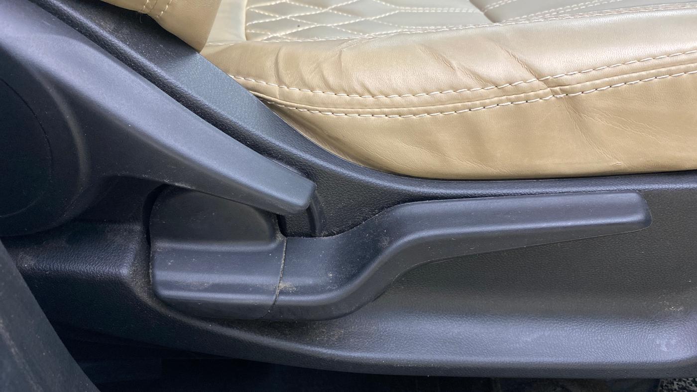 2022 Honda Amaze 1.2L I-VTEC VX CVT, Petrol, Automatic, 55,148 km, Driver Side Adjustment Panel