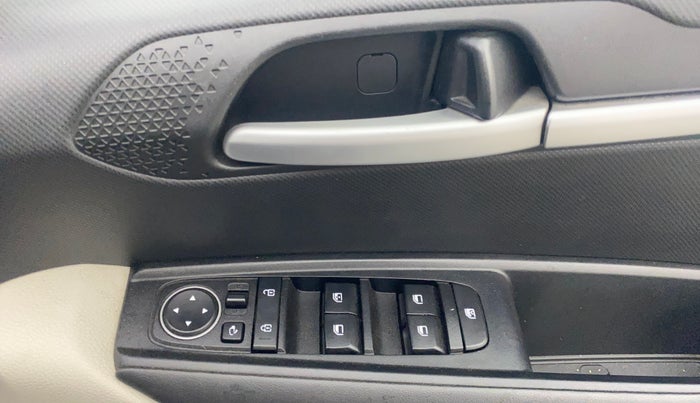 2021 KIA SONET HTX 1.0 IMT, Petrol, Manual, 62,054 km, Driver Side Door Panels Control