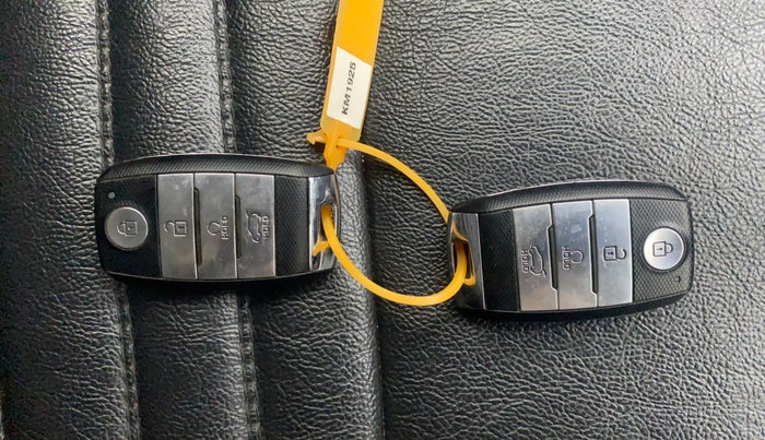 2021 KIA SONET HTX 1.0 IMT, Petrol, Manual, 62,054 km, Key Close Up