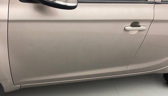 2012 Hyundai i20 MAGNA (O) 1.2, Petrol, Manual, 70,759 km, Front passenger door - Slightly dented