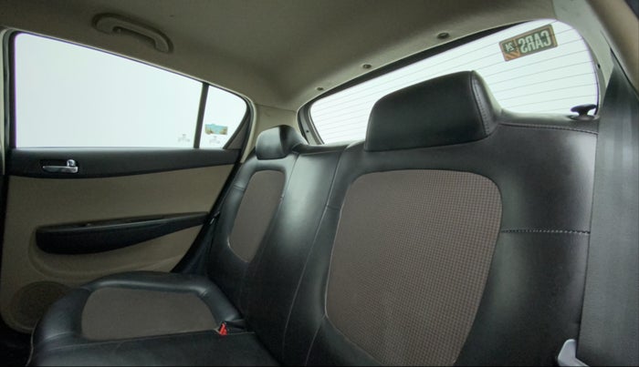 2012 Hyundai i20 MAGNA (O) 1.2, Petrol, Manual, 70,759 km, Right Side Rear Door Cabin