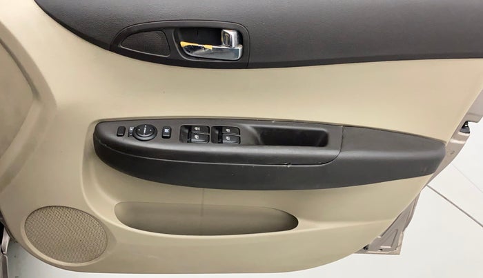 2012 Hyundai i20 MAGNA (O) 1.2, Petrol, Manual, 70,759 km, Driver Side Door Panels Control