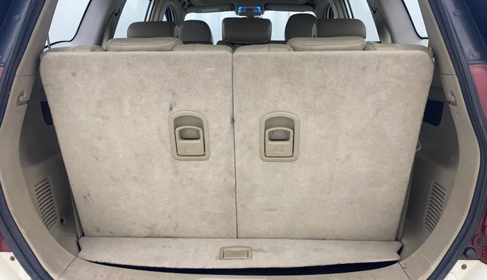 2017 Mahindra XUV500 W10 AT, Diesel, Automatic, 57,695 km, Boot Inside