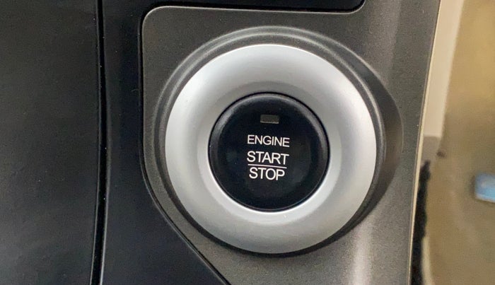 2017 Mahindra XUV500 W10 AT, Diesel, Automatic, 57,695 km, Keyless Start/ Stop Button