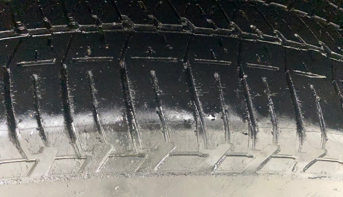 2017 Mahindra XUV500 W10 AT, Diesel, Automatic, 57,695 km, Left Rear Tyre Tread