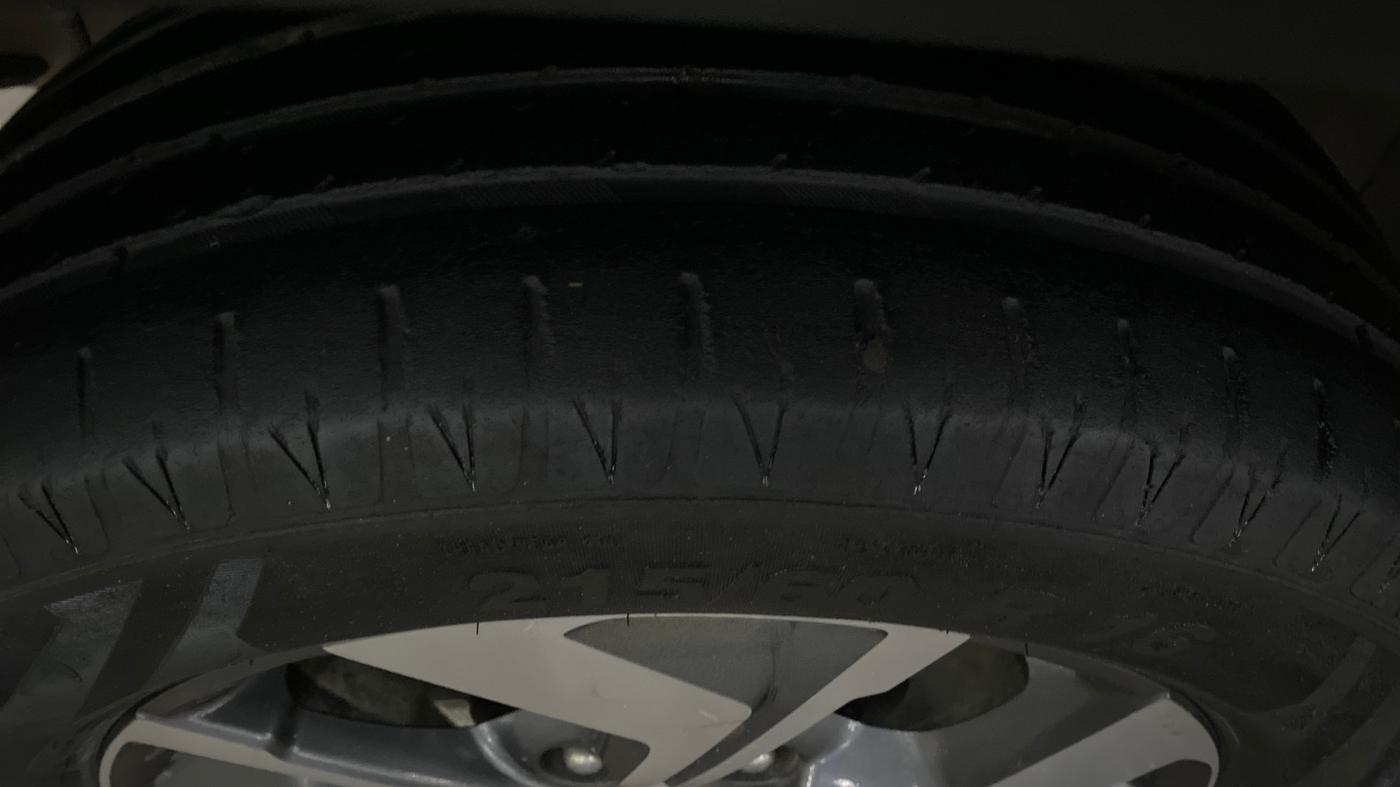 2022 KIA SONET HTX 1.5, Diesel, Manual, 96,875 km, Right Rear Tyre Tread