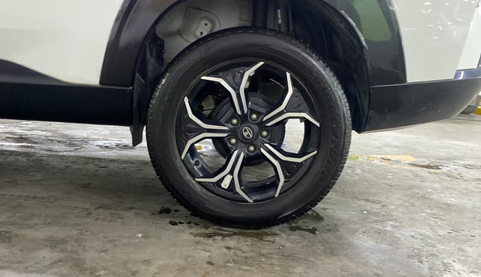 2025 Tata Curvv Creative 1.2 Petrol 7DCA, Petrol, Automatic, 12,474 km, Right Rear Tyre Tread