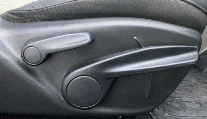 2018 Jeep Compass LIMITED PLUS PETROL AT, Petrol, Automatic, 42,706 km, Driver Side Adjustment Panel