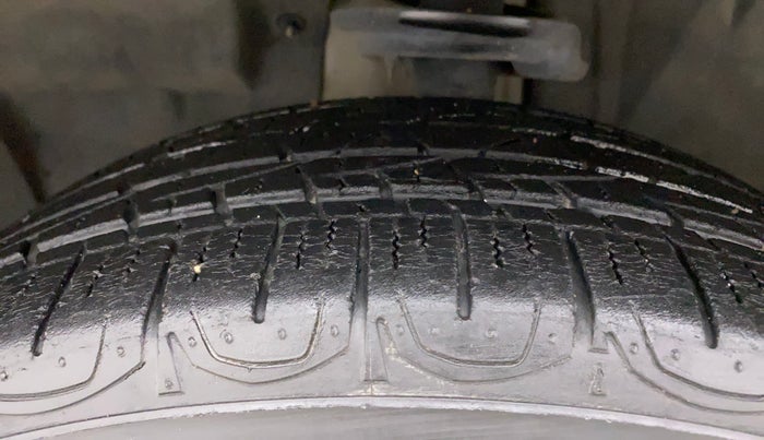 2018 Jeep Compass LIMITED PLUS PETROL AT, Petrol, Automatic, 42,706 km, Left Front Tyre Tread