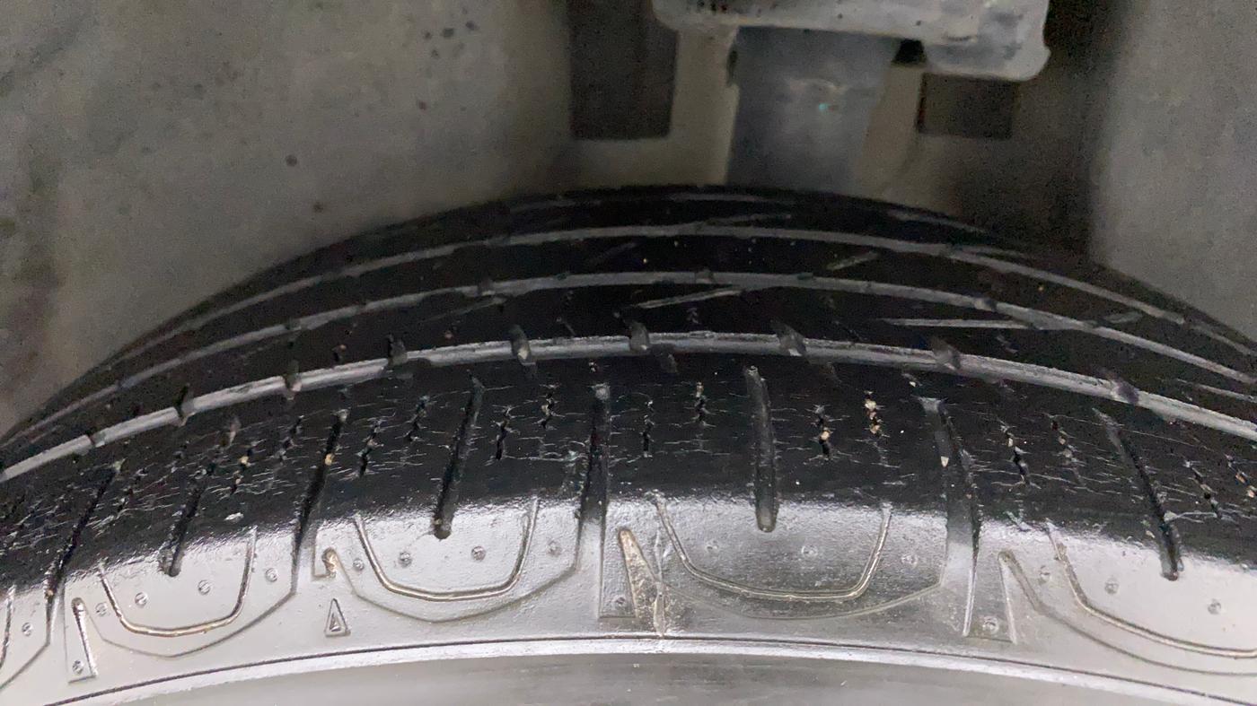 2018 Jeep Compass LIMITED PLUS PETROL AT, Petrol, Automatic, 42,706 km, Left Rear Tyre Tread
