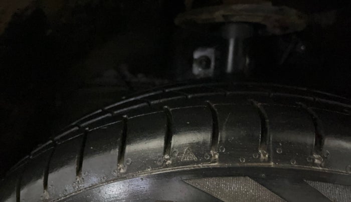 2024 Maruti Swift VXI, Petrol, Manual, 26,384 km, Left Front Tyre Tread