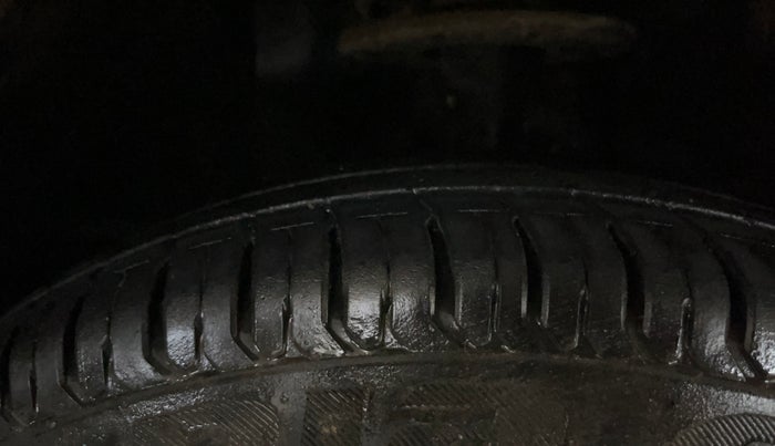 2024 Maruti Swift VXI, Petrol, Manual, 26,384 km, Right Front Tyre Tread