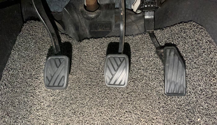 2024 Maruti Swift VXI, Petrol, Manual, 26,384 km, Pedals