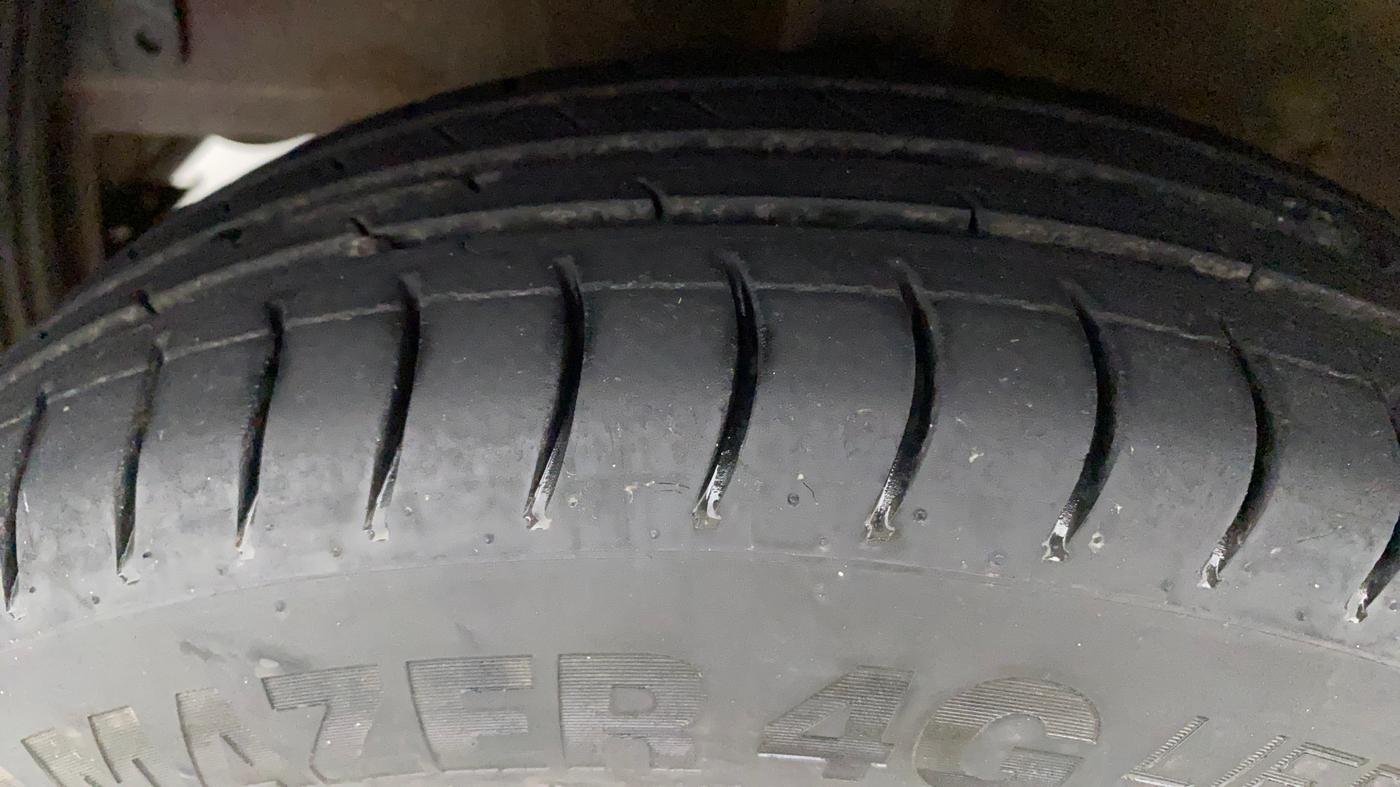 2016 Hyundai Eon ERA +, Petrol, Manual, 43,129 km, Left Front Tyre Tread