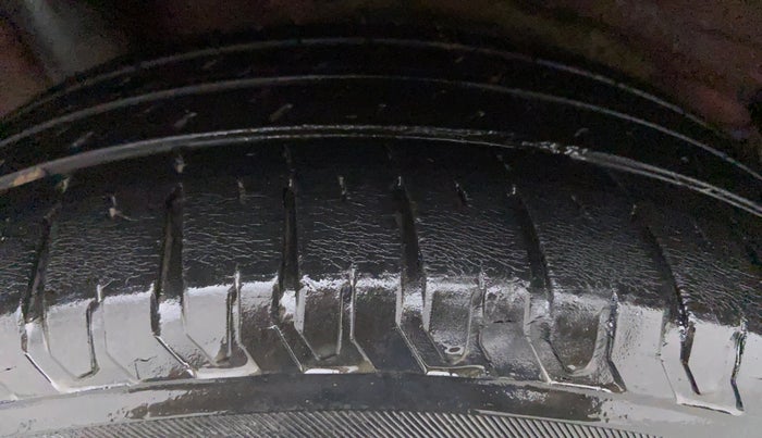 2018 Hyundai Verna 1.6 SX VTVT, Petrol, Manual, 47,175 km, Right Front Tyre Tread