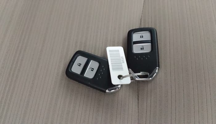2023 Honda ELEVATE VX MT, Petrol, Manual, 11,623 km, Key Close Up