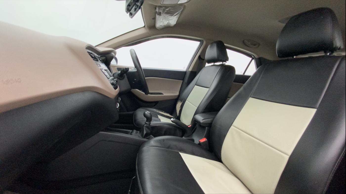 2016 Hyundai Elite i20 MAGNA 1.2, Petrol, Manual, 58,531 km, Right Side Front Door Cabin