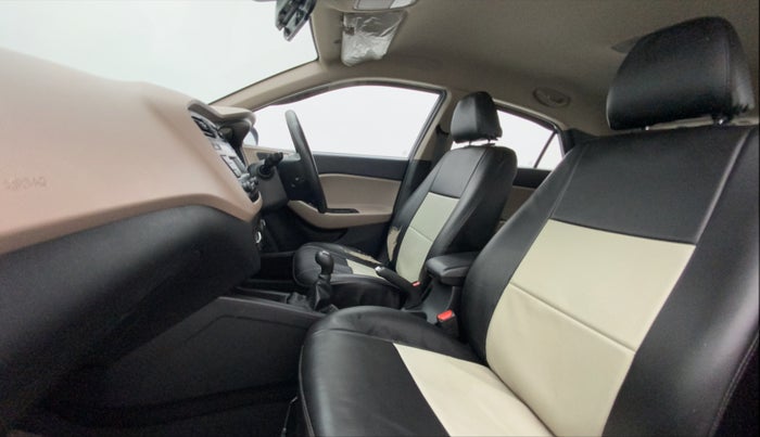 2016 Hyundai Elite i20 MAGNA 1.2, Petrol, Manual, 58,531 km, Right Side Front Door Cabin