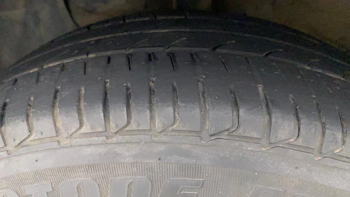 2016 Hyundai Elite i20 MAGNA 1.2, Petrol, Manual, 58,531 km, Left Front Tyre Tread