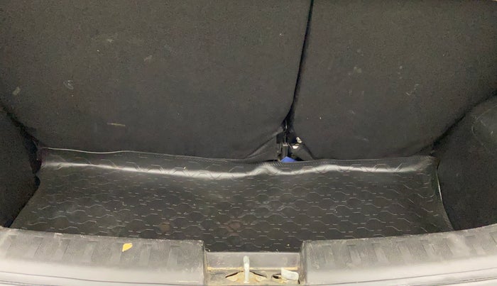 2015 Maruti Swift VXI, Petrol, Manual, 67,292 km, Boot Inside