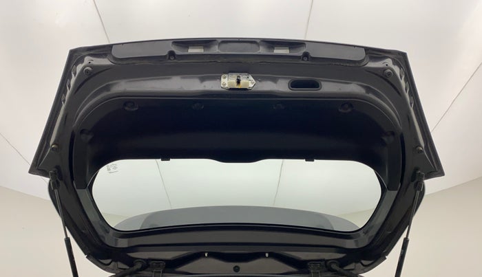 2015 Maruti Swift VXI, Petrol, Manual, 67,292 km, Boot Door Open