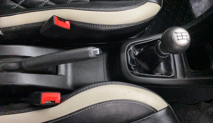 2015 Maruti Swift VXI, Petrol, Manual, 67,292 km, Gear Lever