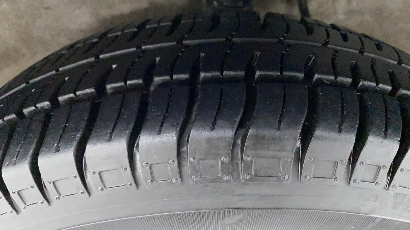 2019 Maruti Alto 800 VXI, Petrol, Manual, 3,719 km, Left Front Tyre Tread