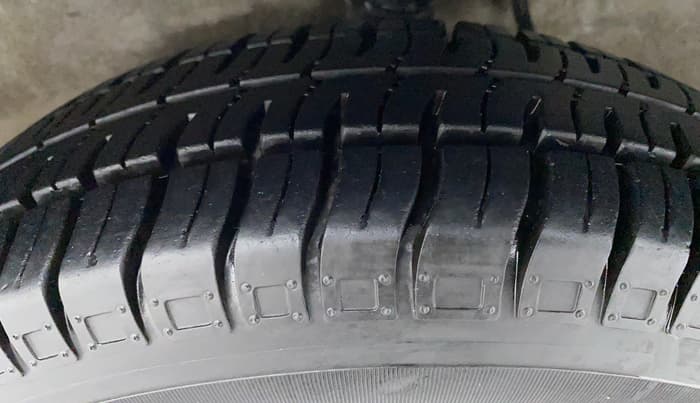 2019 Maruti Alto 800 VXI, Petrol, Manual, 3,719 km, Left Front Tyre Tread