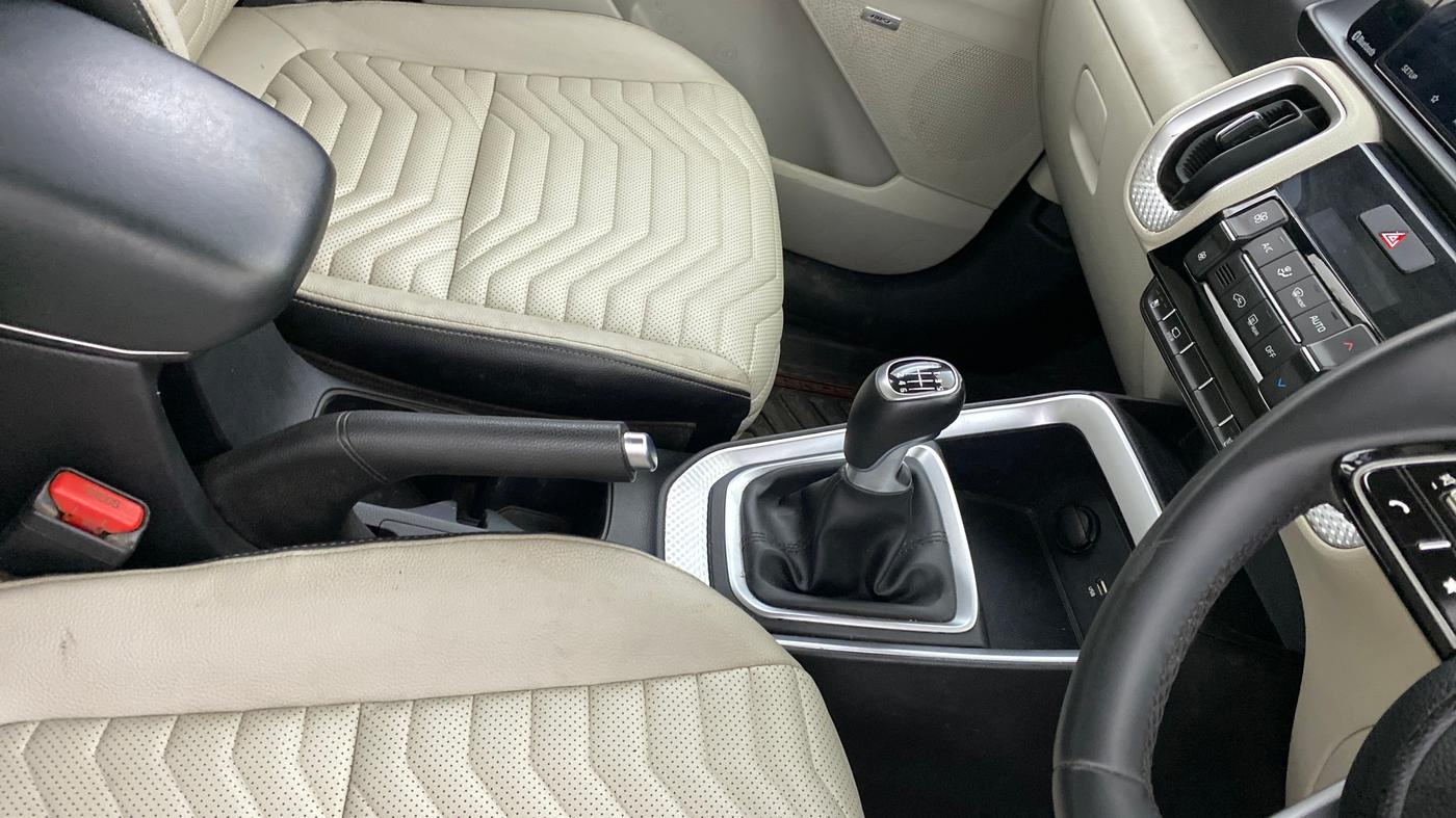 2021 KIA SONET HTX PLUS 1.0 IMT, Petrol, Manual, 87,291 km, Gear Lever