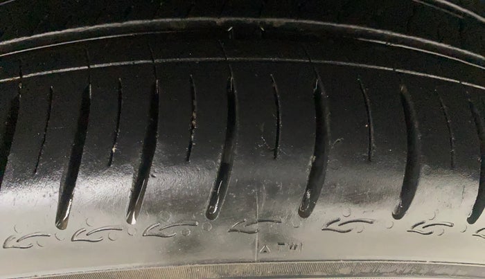 2022 Skoda SLAVIA STYLE 1.0L TSI MT, Petrol, Manual, 69,712 km, Left Rear Tyre Tread