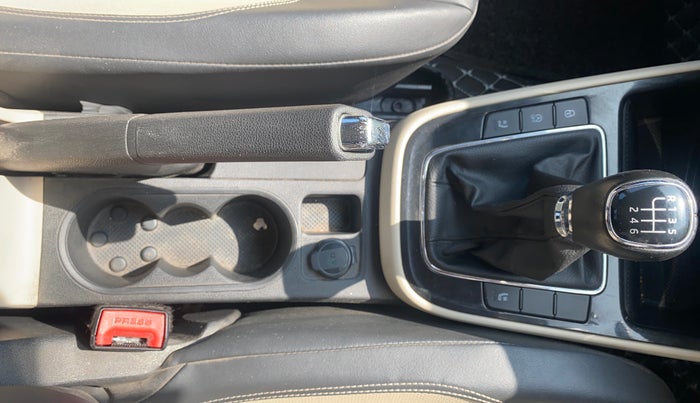 2022 Skoda SLAVIA STYLE 1.0L TSI MT, Petrol, Manual, 69,712 km, Gear Lever