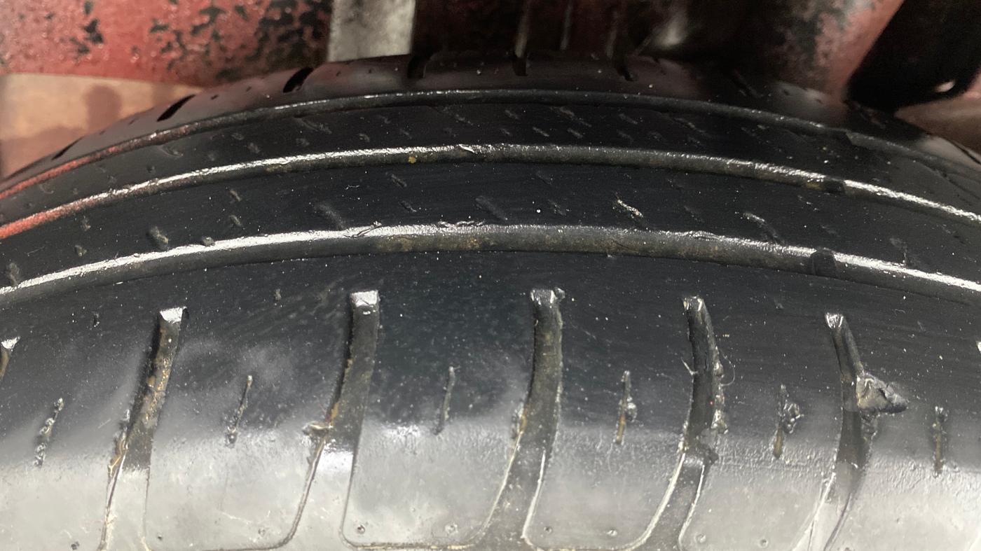 2023 Maruti Swift VXI, Petrol, Manual, 64,517 km, Left Rear Tyre Tread