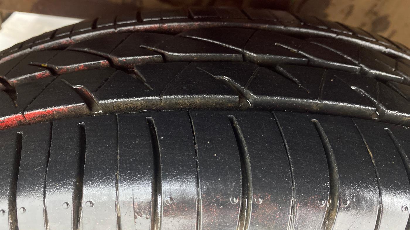 2023 Maruti Swift VXI, Petrol, Manual, 64,517 km, Left Front Tyre Tread