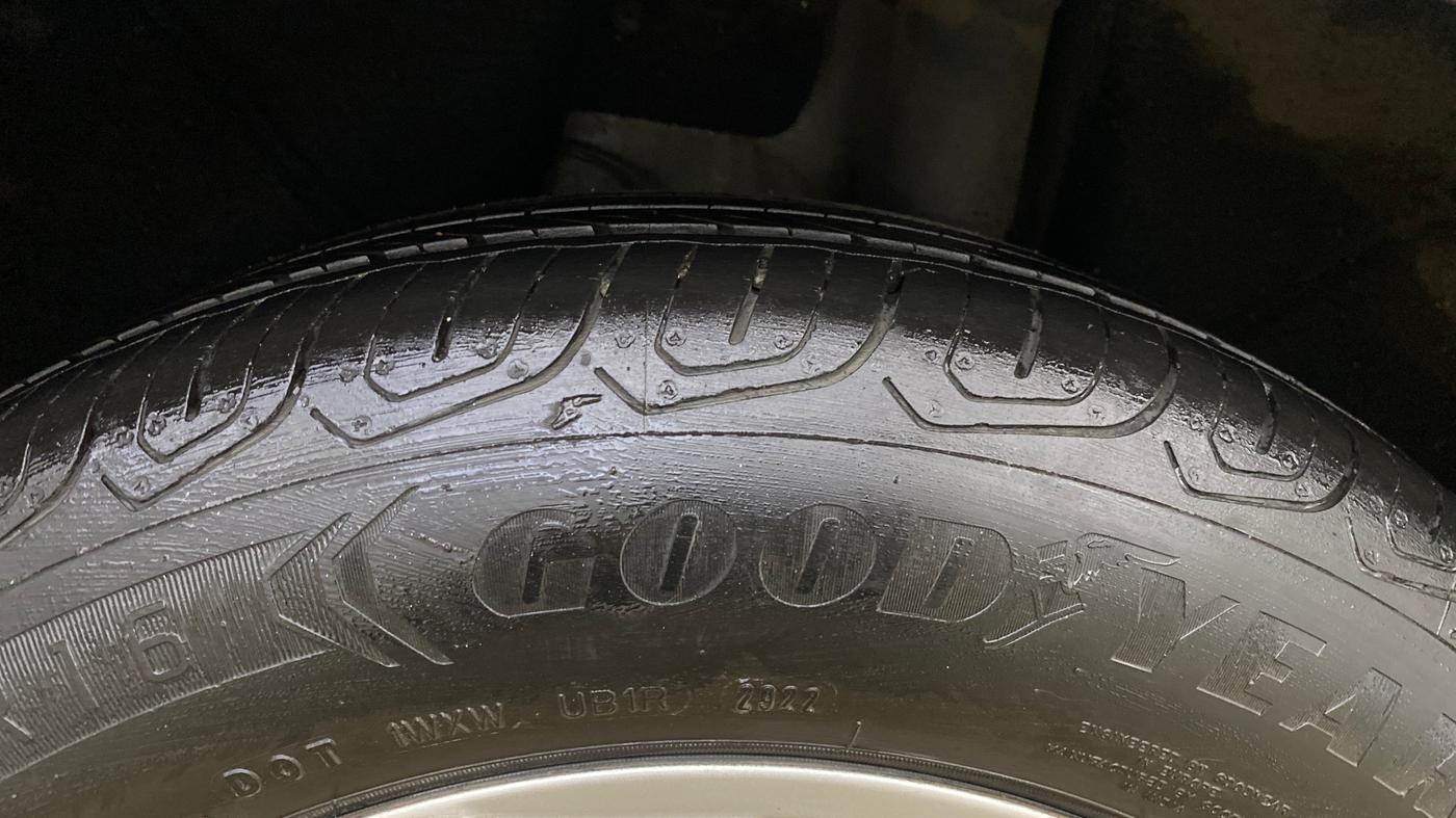 2017 Skoda Octavia STYLE 1.8 TSI AT, Petrol, Automatic, 92,175 km, Left Rear Tyre Tread