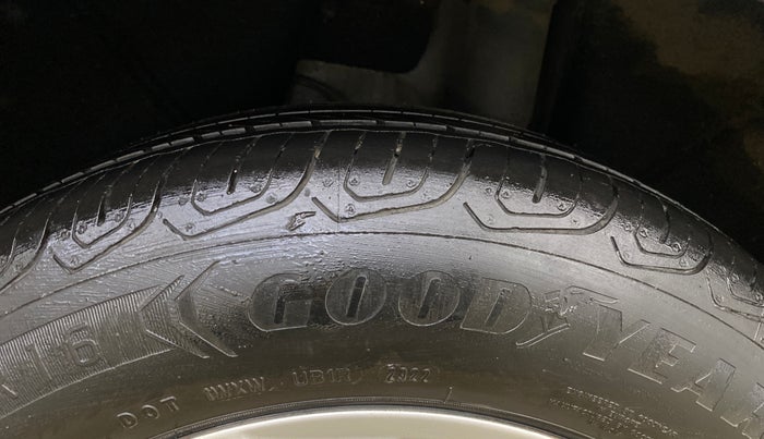 2017 Skoda Octavia STYLE 1.8 TSI AT, Petrol, Automatic, 92,155 km, Left Rear Tyre Tread