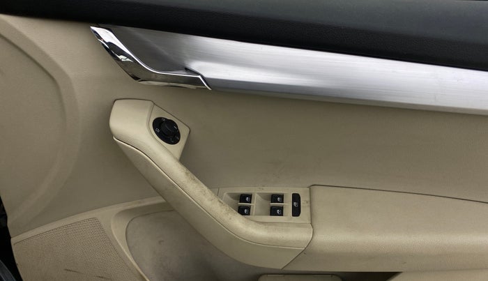 2017 Skoda Octavia STYLE 1.8 TSI AT, Petrol, Automatic, 92,155 km, Driver Side Door Panels Control