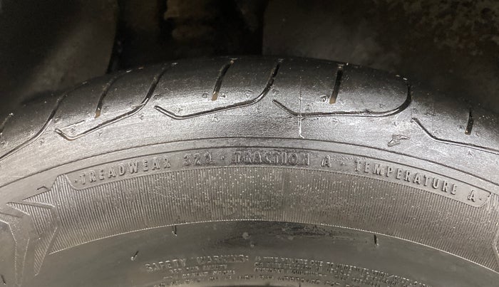 2016 Hyundai Creta SX PLUS 1.6 PETROL, Petrol, Manual, 81,880 km, Right Rear Tyre Tread