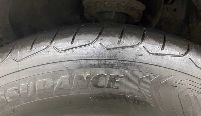 2016 Hyundai Creta SX PLUS 1.6 PETROL, Petrol, Manual, 81,880 km, Left Front Tyre Tread