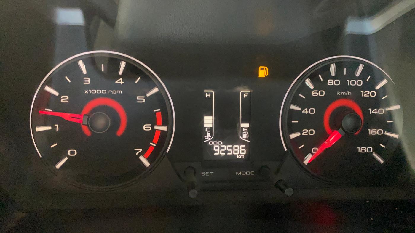 2018 Mahindra KUV 100 NXT K8 P 6 STR DUAL TONE, Petrol, Manual, 92,600 km, Odometer Image