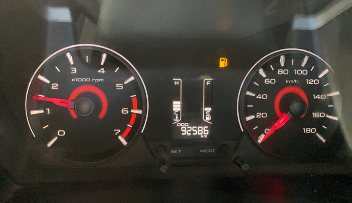2018 Mahindra KUV 100 NXT K8 P 6 STR DUAL TONE, Petrol, Manual, 92,567 km, Odometer Image