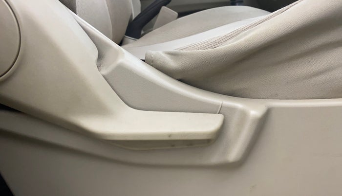 2021 Maruti Ertiga VXI CNG, CNG, Manual, 1,08,646 km, Driver Side Adjustment Panel