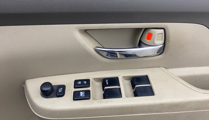 2021 Maruti Ertiga VXI CNG, CNG, Manual, 1,08,646 km, Driver Side Door Panels Control