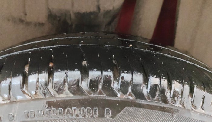 2020 Maruti Swift VXI AMT, Petrol, Automatic, 31,449 km, Left Rear Tyre Tread