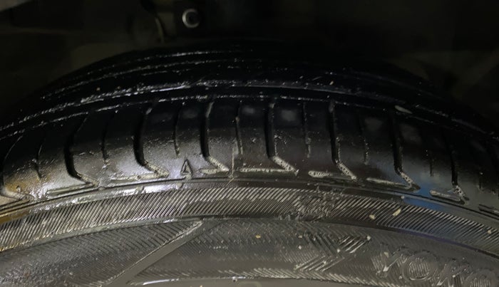 2019 Ford FREESTYLE TITANIUM PLUS 1.2 PETROL, Petrol, Manual, 98,254 km, Right Front Tyre Tread