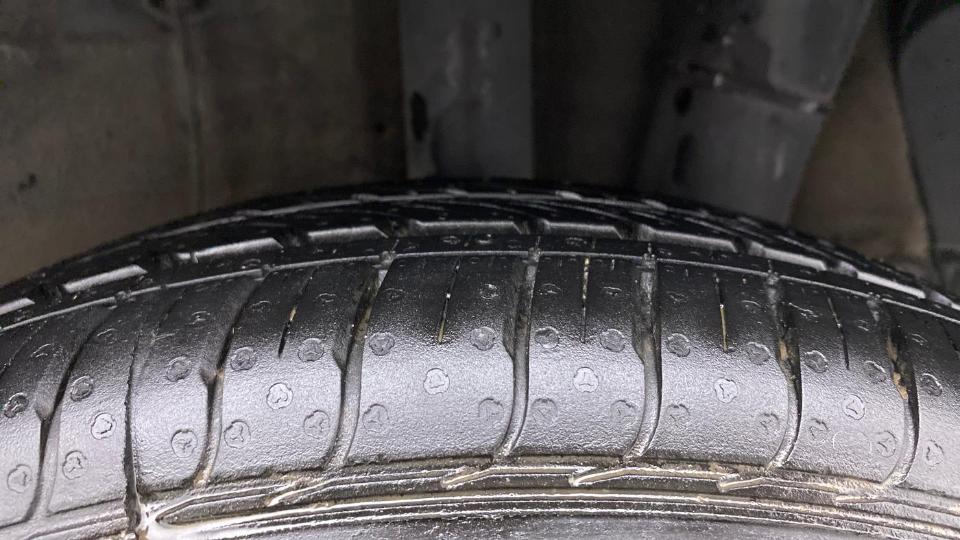 2018 Hyundai Grand i10 SPORTZ AT 1.2 KAPPA VTVT, Petrol, Automatic, 24,548 km, Left Rear Tyre Tread