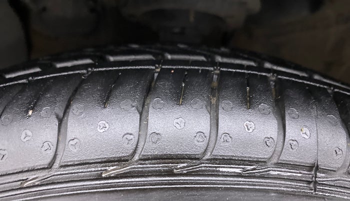 2018 Hyundai Grand i10 SPORTZ AT 1.2 KAPPA VTVT, Petrol, Automatic, 24,548 km, Left Front Tyre Tread