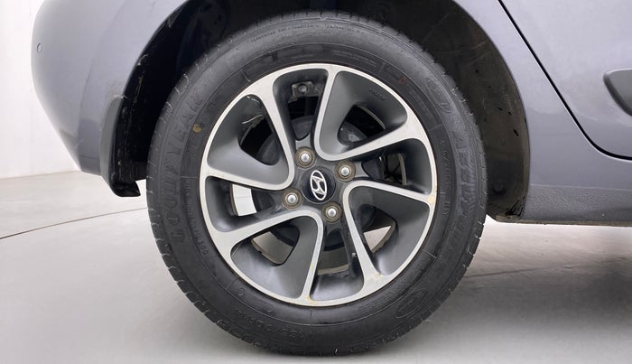 2018 Hyundai Grand i10 SPORTZ AT 1.2 KAPPA VTVT, Petrol, Automatic, 24,548 km, Right Rear Wheel