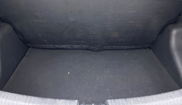 2018 Hyundai Grand i10 SPORTZ AT 1.2 KAPPA VTVT, Petrol, Automatic, 24,548 km, Boot Inside