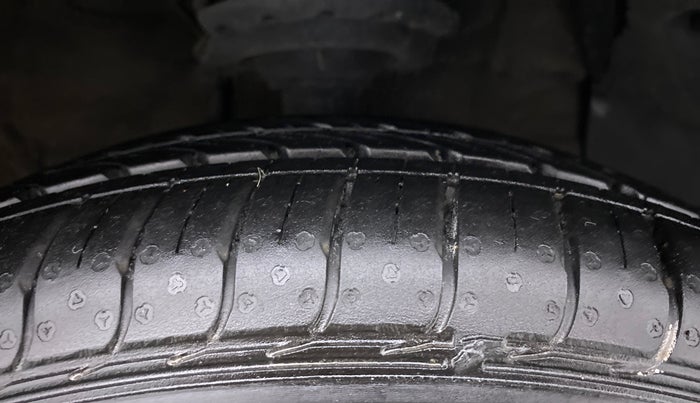 2018 Hyundai Grand i10 SPORTZ AT 1.2 KAPPA VTVT, Petrol, Automatic, 24,548 km, Right Front Tyre Tread